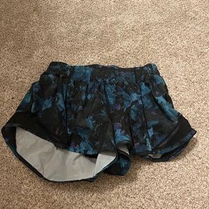 lululemon shorts!!